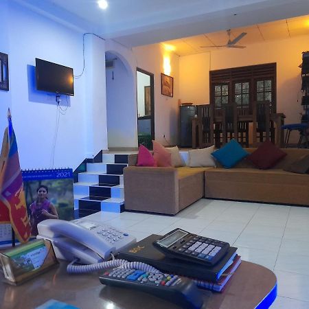 Smart Holiday Inn Galle Eksteriør billede