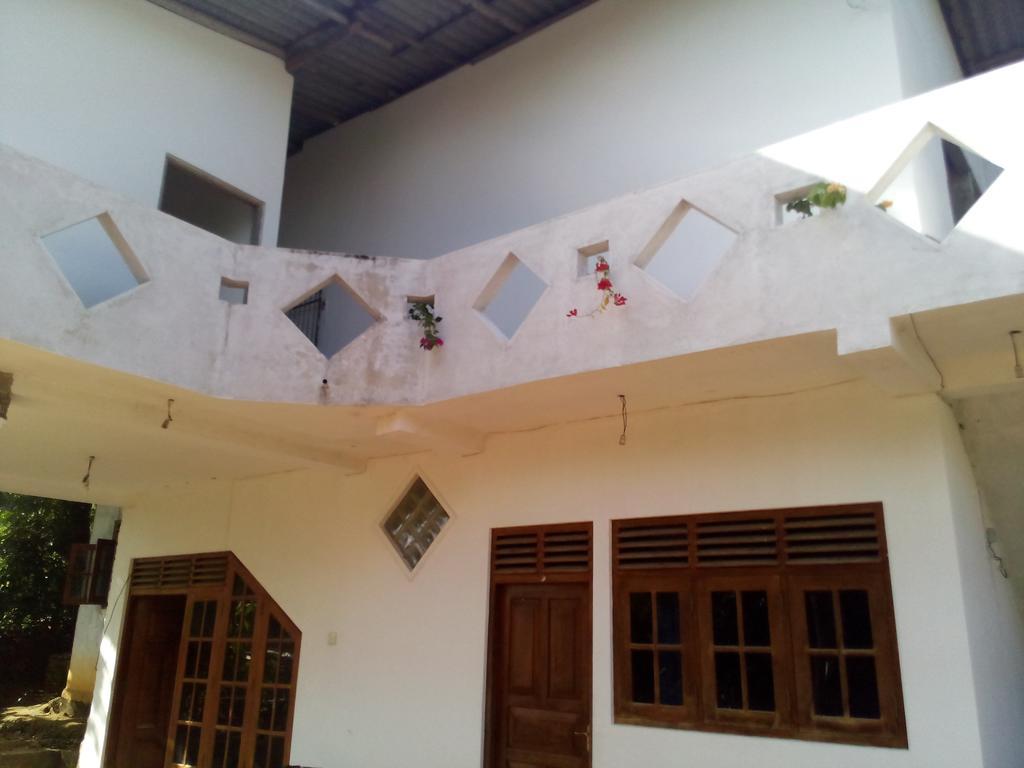 Smart Holiday Inn Galle Eksteriør billede